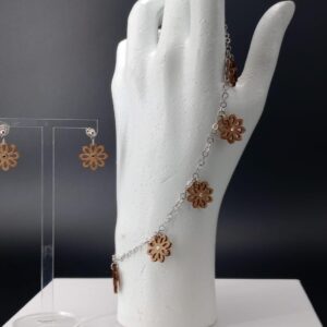 Parure bracciale charms Fiori, Orecchino perno | Anime Artigianali