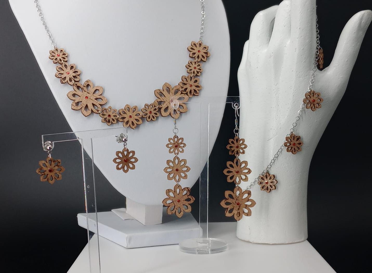 Abbinare gli accessori in sughero | Anime Artigianali