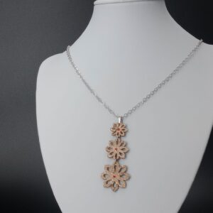 Collana 3 Fiori brillantinato rosso | Anime Artigianali